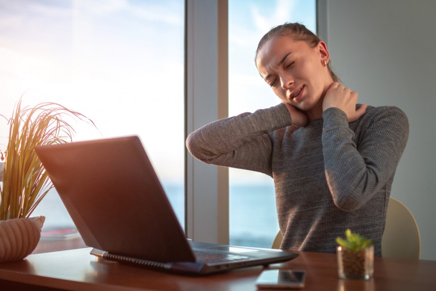 Pourquoi j'ai souvent mal au cervical ?